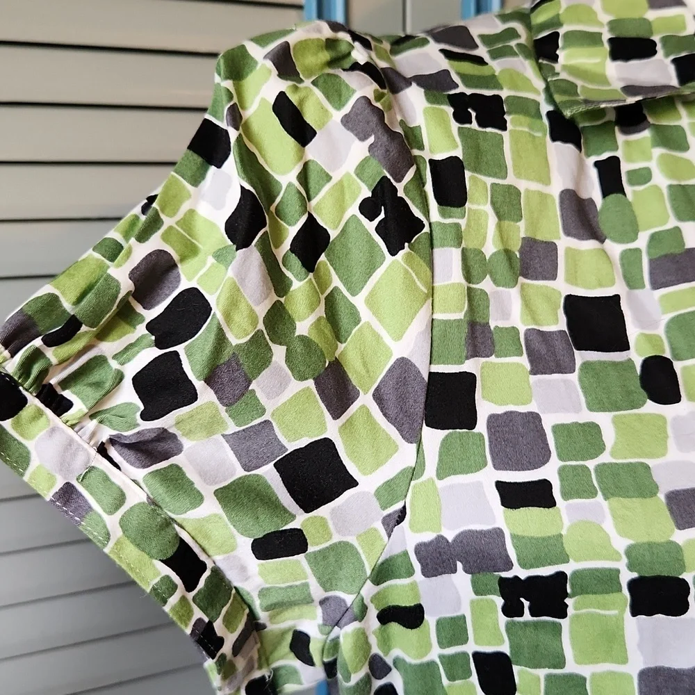 Apt. 9 Green Geometric Faux Wrap Top